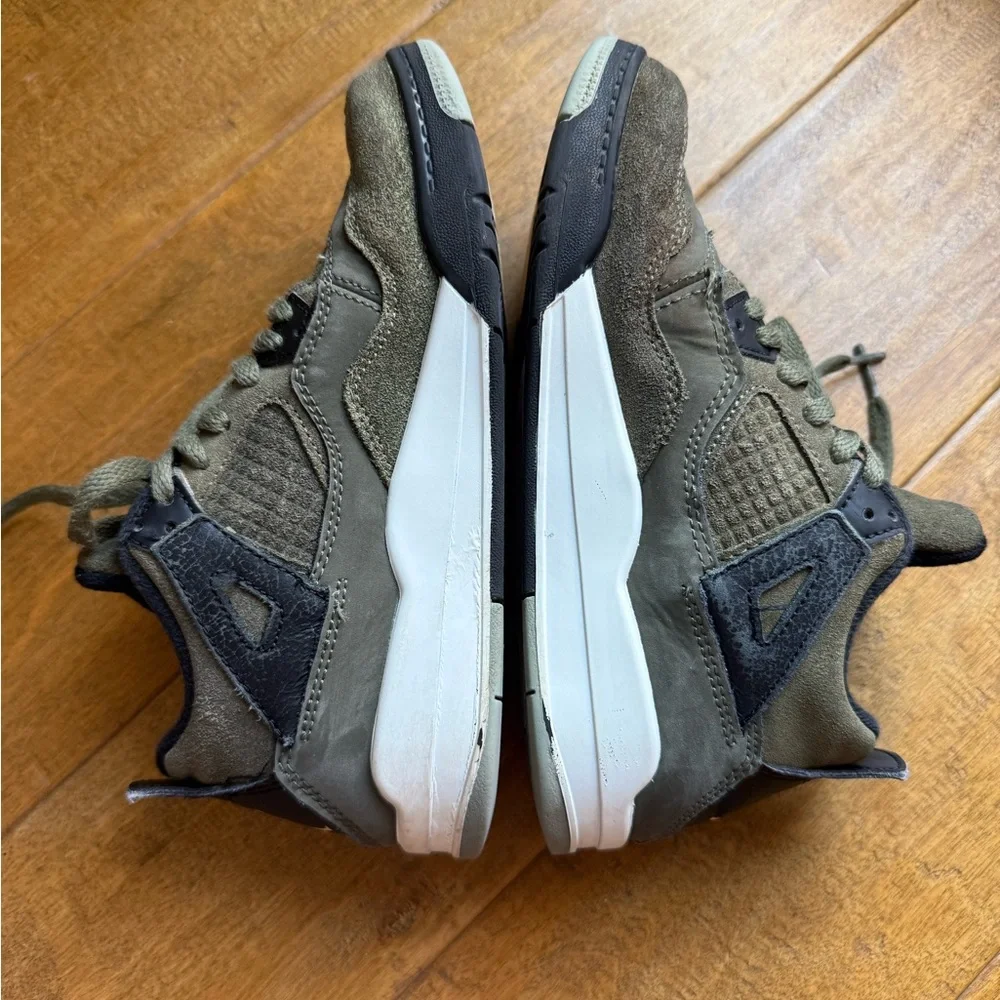 Jordan 4 Olive Green Kids Shoes - Picture 4 of 7